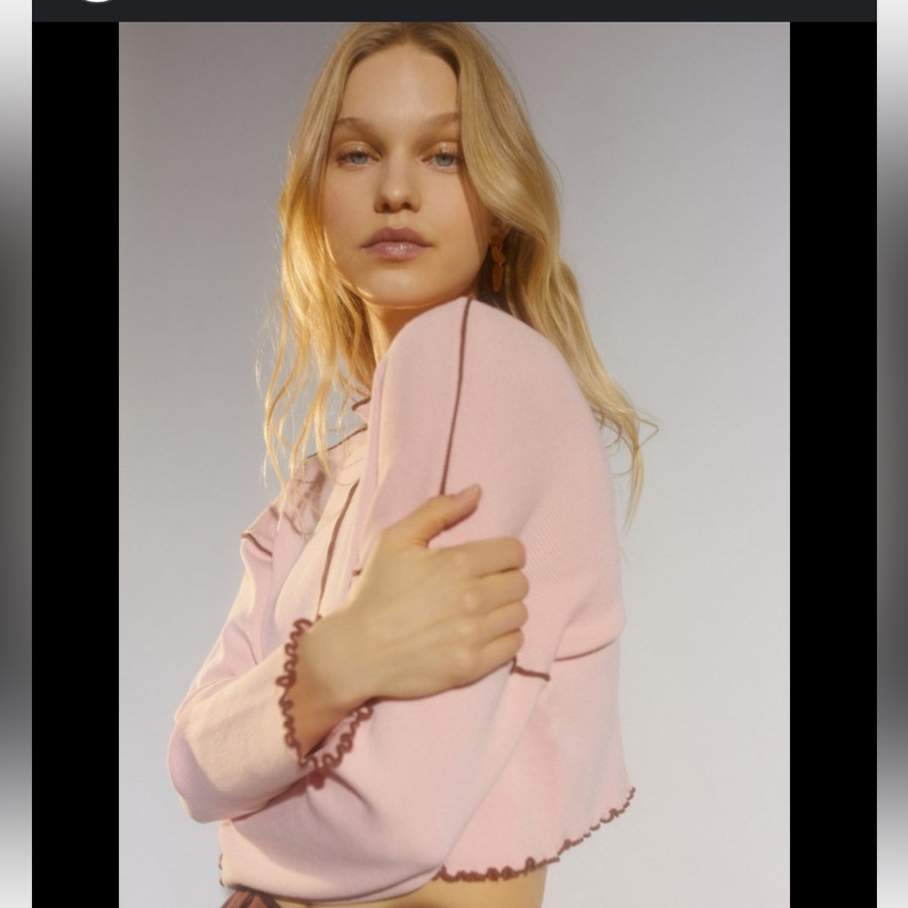 ❤️Valentines❤️ Urban Outfitters Zella Pullover Sweater